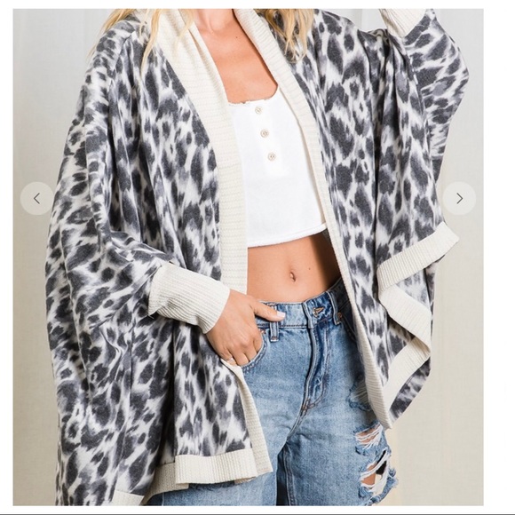 Beautiful Animal print fabric cardigan - Picture 3 of 6